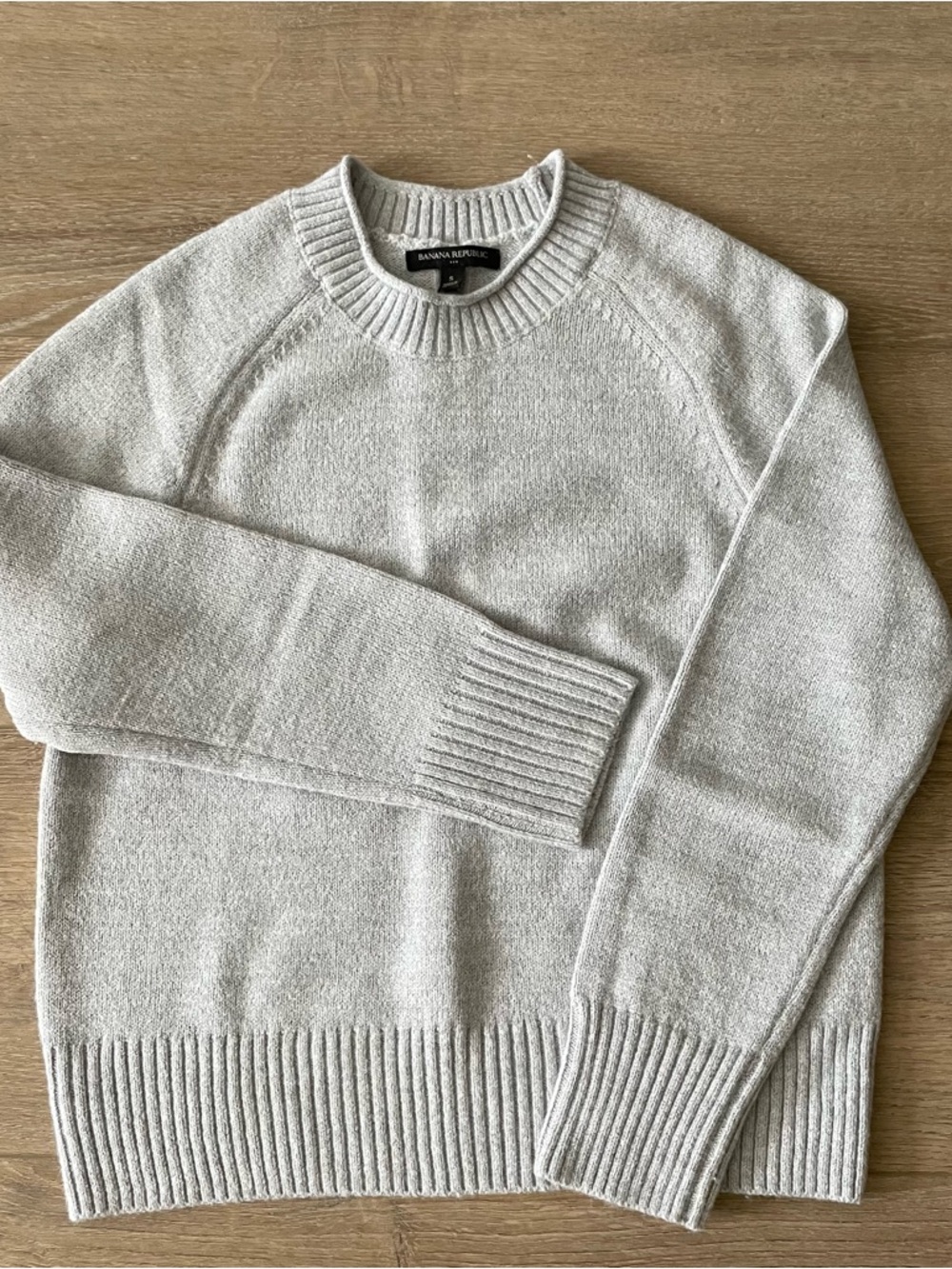 Banana Republic Women’s Light Gray Crewneck Sweater